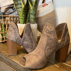 Greyish fergalicious open toed bootie